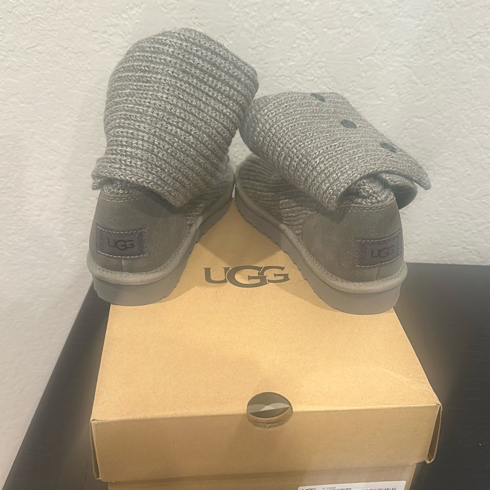UGG